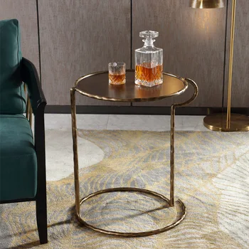 Простой железный приставной столик Креативный металлический диван для виллы Угловой столик Мягкая роскошь дизайнерского круглого стола в стиле ретро Чайный столик в индустриальном стиле